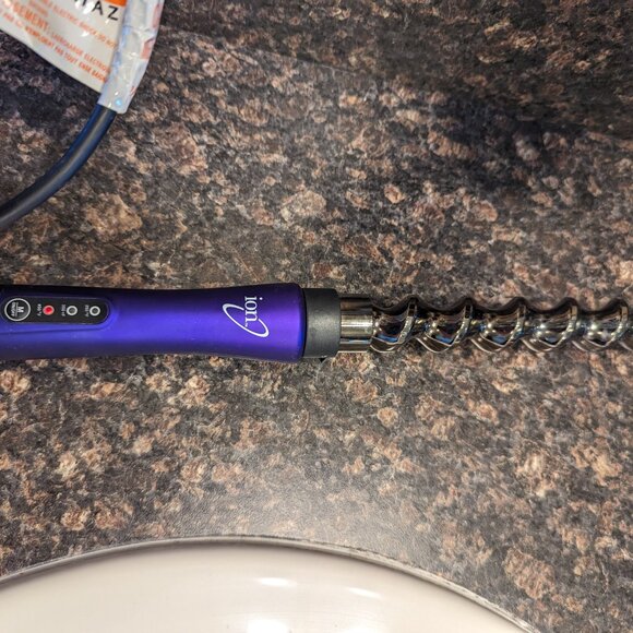 Hair Curler, Crimper, and Spiral Iron - Picture 4 of 12